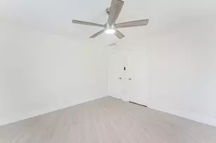 323 NW Spanish River Blvd, Boca Raton, FL 33431 - Photo 21