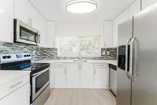 323 NW Spanish River Blvd, Boca Raton, FL 33431 - Photo 11