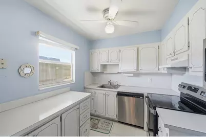 669 Saxony N, Delray Beach, FL 33446 - Photo 29