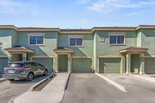 250 Crestwood Cir, Royal Palm Beach, FL 33411 - Photo 11