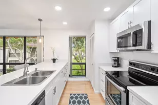 407 Brackenwood Ln S, Palm Beach Gardens, FL 33418 - Photo 9