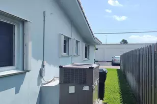 2248 NE 37th St, Lighthouse Point, FL 33064 - Photo 21