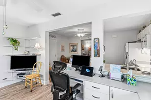 527 SW 16th St, Boynton Beach, FL 33426 - Photo 13