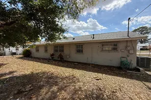 307 Essex Dr, Fort Pierce, FL 34946 - Photo 5