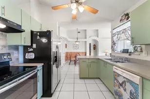 2850 SE Buccaneer Cir, Port Saint Lucie, FL 34952 - Photo 17