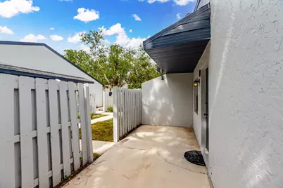 2007 Oleander Boulevard #Apt D, Fort Pierce, FL 34950 - Photo 7