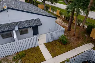 2007 Oleander Blvd, Fort Pierce, FL 34950 - Photo 3