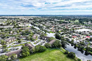 450 Palm Cir, Pembroke Pines, FL 33025 - Photo 69