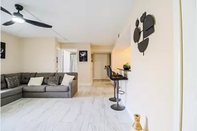 450 Palm Circle #106, Pembroke Pines, FL 33025 - Photo 15