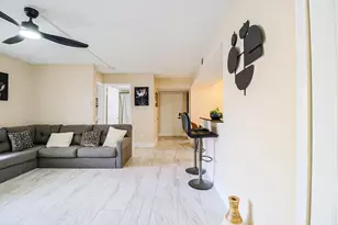 450 Palm Cir, Pembroke Pines, FL 33025 - Photo 15