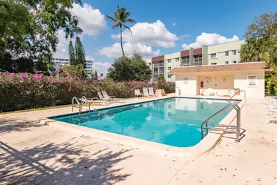 1700 Embassy Drive #305, West Palm Beach, FL 33401 - Photo 35