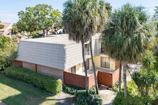 1700 Embassy Dr, West Palm Beach, FL 33401 - Photo 3