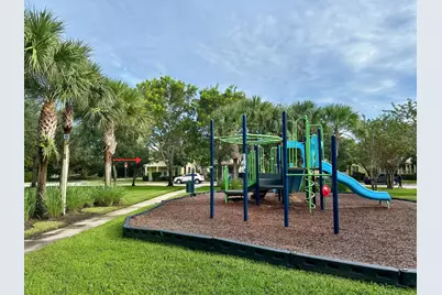 2143 SE Se Bell Isle Drive Drive, Port Saint Lucie, FL 34952 - Photo 17