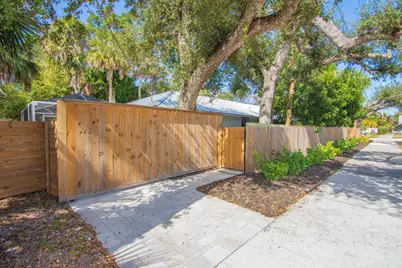 670 Cypress Road, Vero Beach, FL 32963 - Photo 23