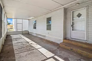 2671 SE Janet St, Stuart, FL 34997 - Photo 23