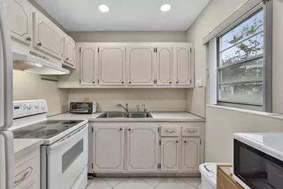 52 Norwich C, West Palm Beach, FL 33417 - Photo 9