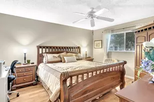 28 Colonial Club Dr, Boynton Beach, FL 33435 - Photo 7