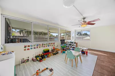 9676 Heather Circle W, Palm Beach Gardens, FL 33410 - Photo 11