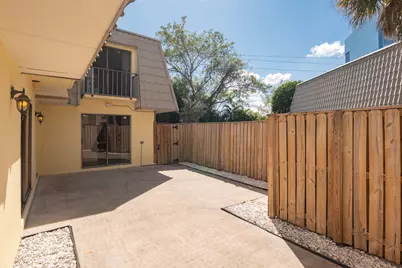 1700 Embassy Drive #305, West Palm Beach, FL 33401 - Photo 19