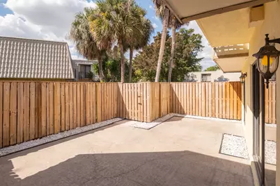 1700 Embassy Drive #305, West Palm Beach, FL 33401 - Photo 17