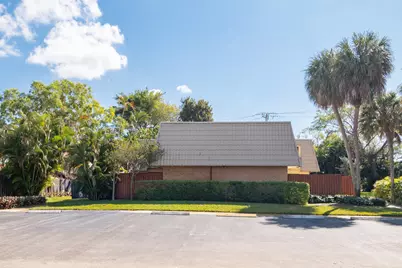 1700 Embassy Drive #305, West Palm Beach, FL 33401 - Photo 37