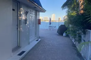 2936 Lake Shore Dr, Riviera Beach, FL 33404 - Photo 9