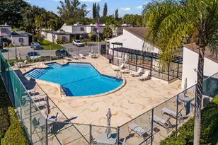 1340 E Golfview Dr, Pembroke Pines, FL 33026 - Photo 25
