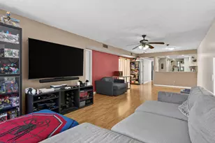 1340 E Golfview Dr, Pembroke Pines, FL 33026 - Photo 9