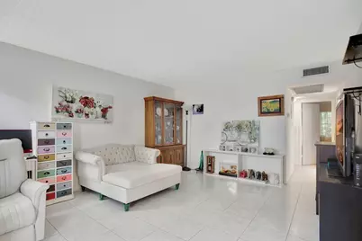 4076 Newport Q #4076, Deerfield Beach, FL 33442 - Photo 5