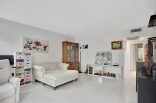 4076 Newport Q, Deerfield Beach, FL 33442 - Photo 5