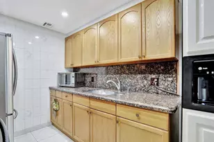 4076 Newport Q, Deerfield Beach, FL 33442 - Photo 9