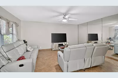 743 Burgundy P, Delray Beach, FL 33484 - Photo 5