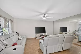 743 Burgundy P, Delray Beach, FL 33484 - Photo 5