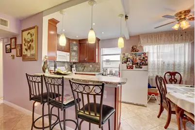 138 Flanders C, Delray Beach, FL 33484 - Photo 9