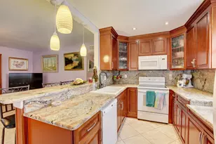 138 Flanders C, Delray Beach, FL 33484 - Photo 13