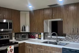 4302 Martinique Cir, Pompano Beach, FL 33066 - Photo 3