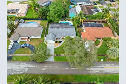 10611 NW 18th Place, Hollywood, FL 33026 - Photo 37