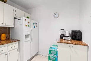 2538 Boundbrook Dr S, West Palm Beach, FL 33406 - Photo 7