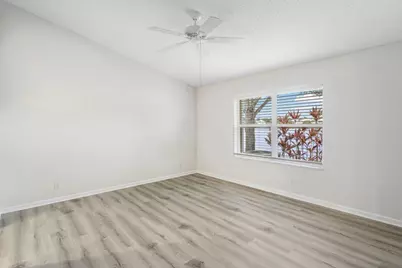 10679 Lake Shore Drive, Wellington, FL 33414 - Photo 9