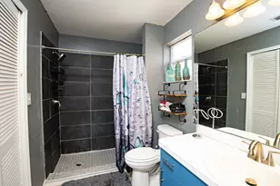 376 NW Sherry Ln, Port Saint Lucie, FL 34986 - Photo 9