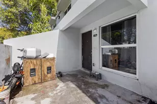 1974 NW 4th Ct, Miami, FL 33136 - Photo 5