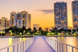 9025 SE Bridge Rd, Hobe Sound, FL 33455 - Photo 29