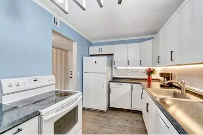 1516 S Lakeside Drive #307, Lake Worth, FL 33460 - Photo 11