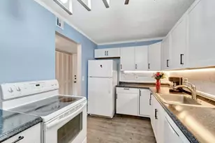 1516 S Lakeside Dr, Lake Worth Beach, FL 33460 - Photo 11