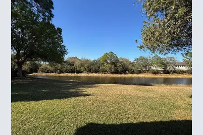 1665 SW Harbour Isles Circle #17, Port Saint Lucie, FL 34986 - Photo 5