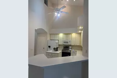 1665 SW Harbour Isles Circle #17, Port Saint Lucie, FL 34986 - Photo 11