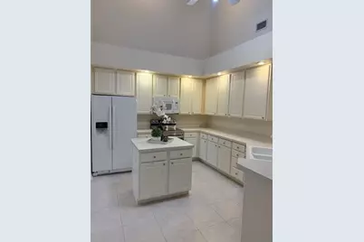 1665 SW Harbour Isles Circle #17, Port Saint Lucie, FL 34986 - Photo 9