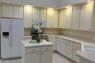 1665 SW Harbour Isles Cir, Port Saint Lucie, FL 34986 - Photo 9