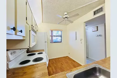 7214 Golf Colony Court #101, Lake Worth, FL 33467 - Photo 5