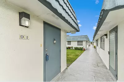 91 Waterford D, Delray Beach, FL 33446 - Photo 3